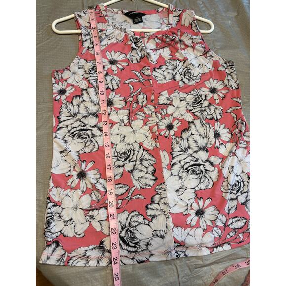 Women’s Liz Claiborne  sleeveless floral top size small - Picture 6 of 6